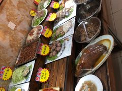 -王家大院美食村