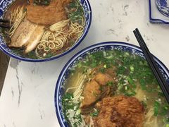 大排焖肉面-伟记奥面馆(养育巷店)
