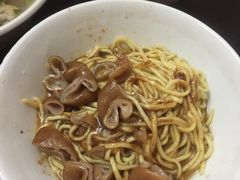 -松树干拌面店