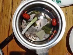 捞月传统锅-金筷子西北菜·捞悦火锅