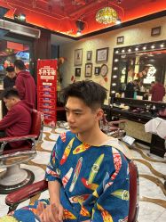 -东方先生国潮男士理发馆