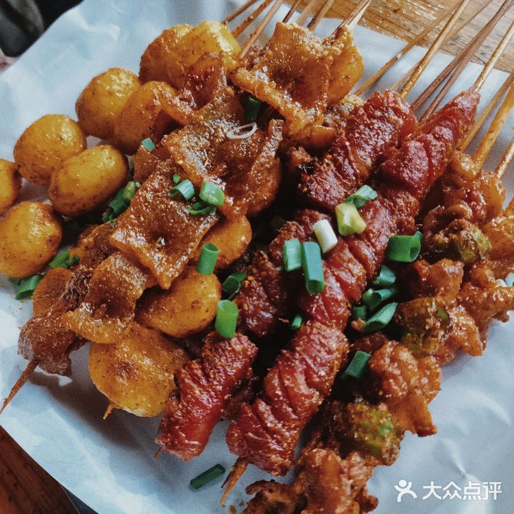 小巷（hang）巷（hang）儿里的烧烤店