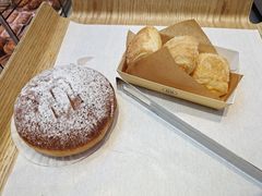 卡斯达奶油多拿-巴黎贝甜(常德路店)
