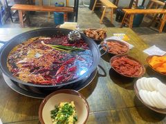 -黄潇洒老火锅(九眼桥宏济巷店)