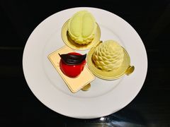 -大中华希尔顿酒店-念自助餐·嗨啤·小龙虾