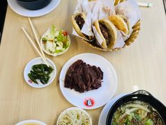 绿辣椒-闫家驴肉老店(华电一校店)