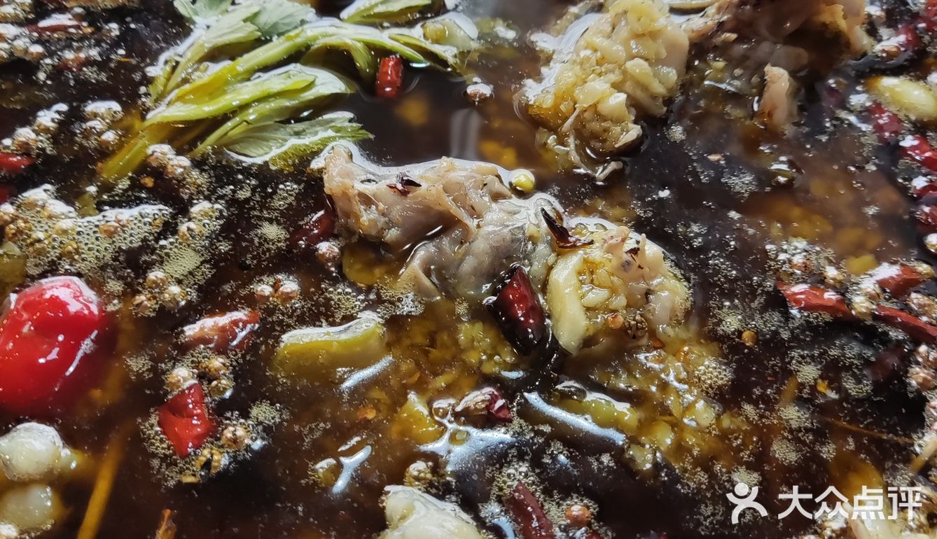 蛙儿子超级好吃。新鲜现杀吃的放心