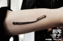 -鬼手纹身小鬼店