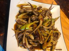 酱爆鱿鱼须-臻鲜燕海鲜融合餐厅(金陵style店)