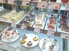 面包甜点陈列柜-巴黎贝甜(常德路店)