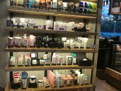 零售区-星巴克臻选(湖滨道店)