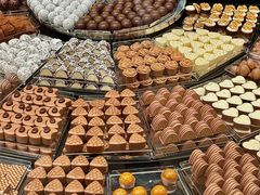 -Laderach 莱德拉(上海环贸iapm店)