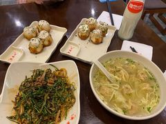 鲜肉小馄饨-东泰祥生煎馆(陕西南路店)