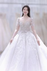 -莫小姐婚纱