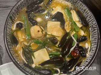 金碧辉煌是大连老店乐趣,超级火爆,就开在公司楼下