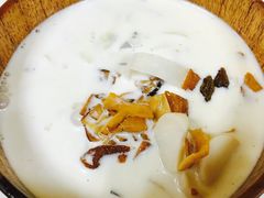 -志龙皇冠吃货椰子铺