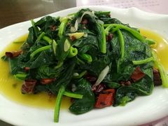 干煸菠菜-春发生饭店·非遗(南院门店)