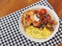 -ROAST coffee & eatery