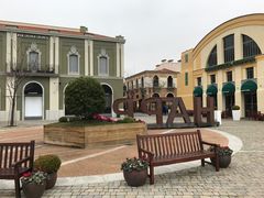 -马德里拉斯咯扎斯购物村