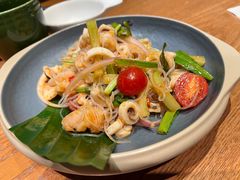 泰式海鲜色拉-云海肴·汽锅鸡·云南代表菜(天山百盛优客店)