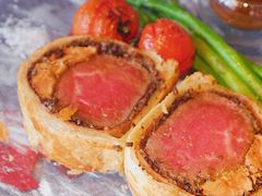 惠灵顿牛排-弦月窗LUNETTE BY AMANDA(复兴路店)