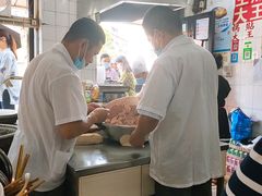 -黄阿姨锅贴大王(万航渡路店)