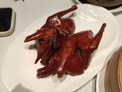 玻璃脆皮乳鸽皇-新雅粤菜馆(南京东路店)