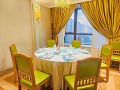 -海派美食·家宴海鲜青岛菜·石锅鲽鱼头(东方城店)