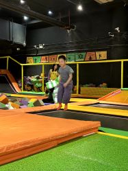 -蹦蹦跳跳(新奥购物中心店)