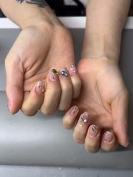 -小黑瓶美甲美睫