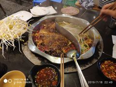 -重庆风光老灶火锅城(同德广场店)