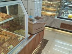 面包甜点陈列柜-老大昌(淮海中路店)