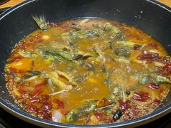 黄辣丁鲜鱼锅-小小河边鱼(天润城店)