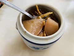 冰糖茅根炖雪梨-国英炖品店(甲子路店)