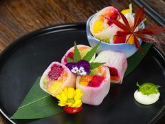 四色魔力三文鱼水果卷-大鲜生·亚洲菜融合小食堂