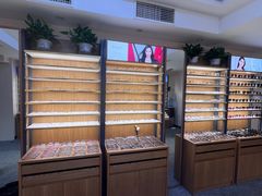 -优医视平价眼镜超市蔡司依视路折扣(小马厂店)
