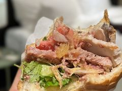 -Bánh Mì Huynh Hoa