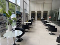 -上海伟杰·捷豹路虎4S店(闵行店)