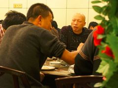 吃饭看到的某明星，有认识的伐？-东四民芳餐厅(世茂工三店)