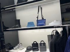 -GIVENCHY(佛罗伦萨小镇奥莱店)
