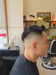 -MARTIN'S BARBER SHOP男士理发馆