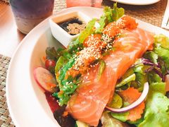 -Chom Cafe and Restaurant