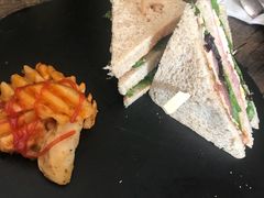 -HIGH FIVE哈福手工汉堡(桂林路店)