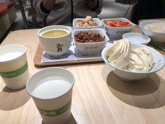 -老乡鸡(上海白玉兰广场店)