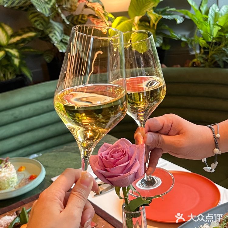 姐妹们都来这家仙气意大利餐厅吃饭啦