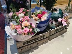 -谷莠子花艺气球派对·绿植造景·花艺沙龙(东海缤纷天地店)