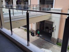 -奥特莱斯停车场