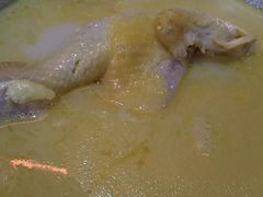 招牌浓汤花胶鸡锅-鲜入围煮花胶鸡海鲜火锅