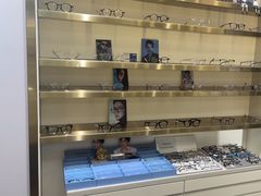 -视野联行眼镜•蔡司•依视路(温江店)