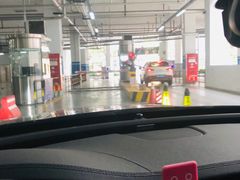 入口-百联南方购物中心·停车场